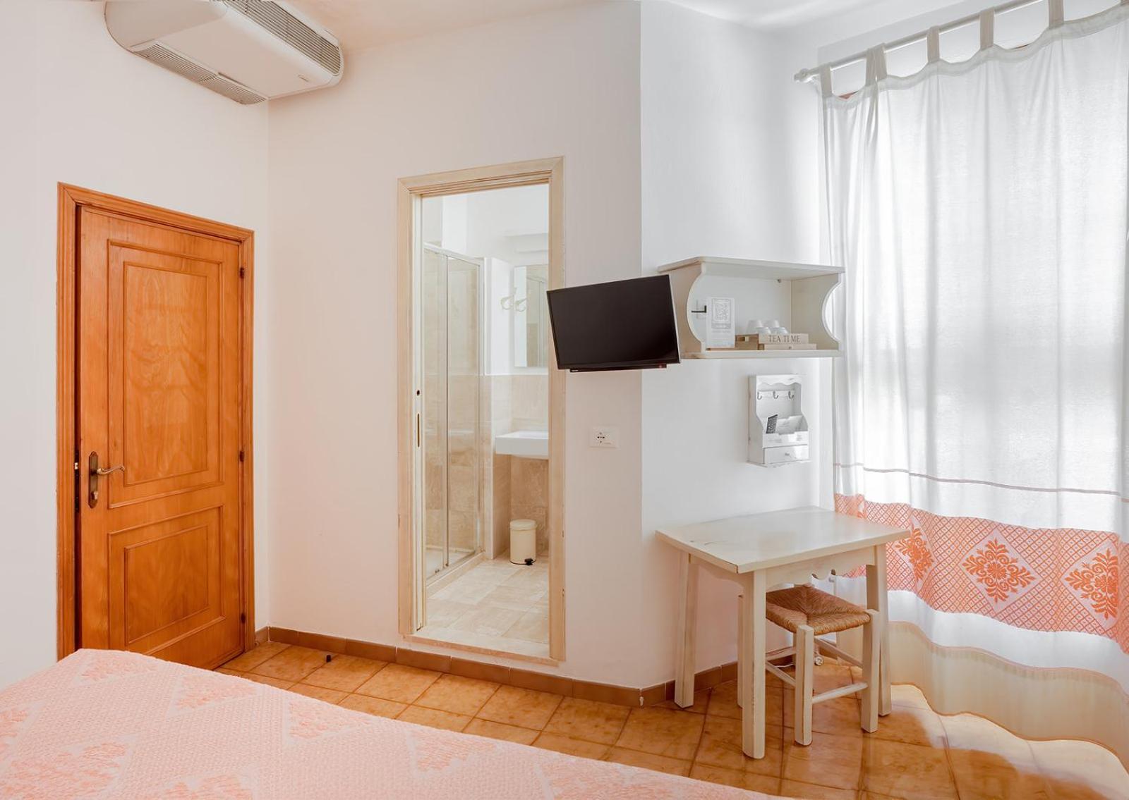 Hotel Su Barchile Orosei Ngoại thất bức ảnh