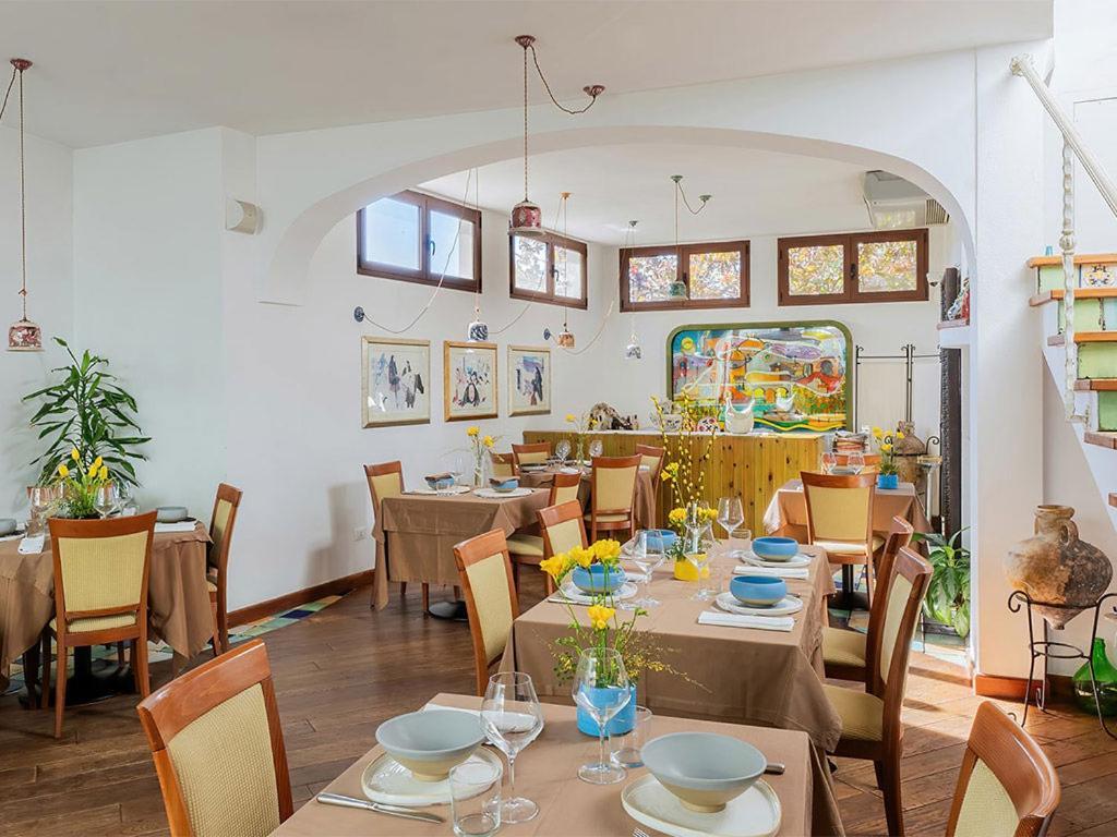 Hotel Su Barchile Orosei Ngoại thất bức ảnh